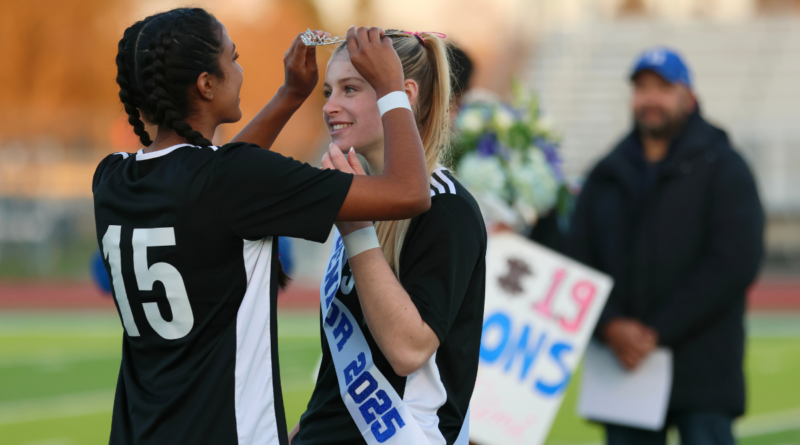 Women’s soccer plays fierce Senior Night against Saint Francis